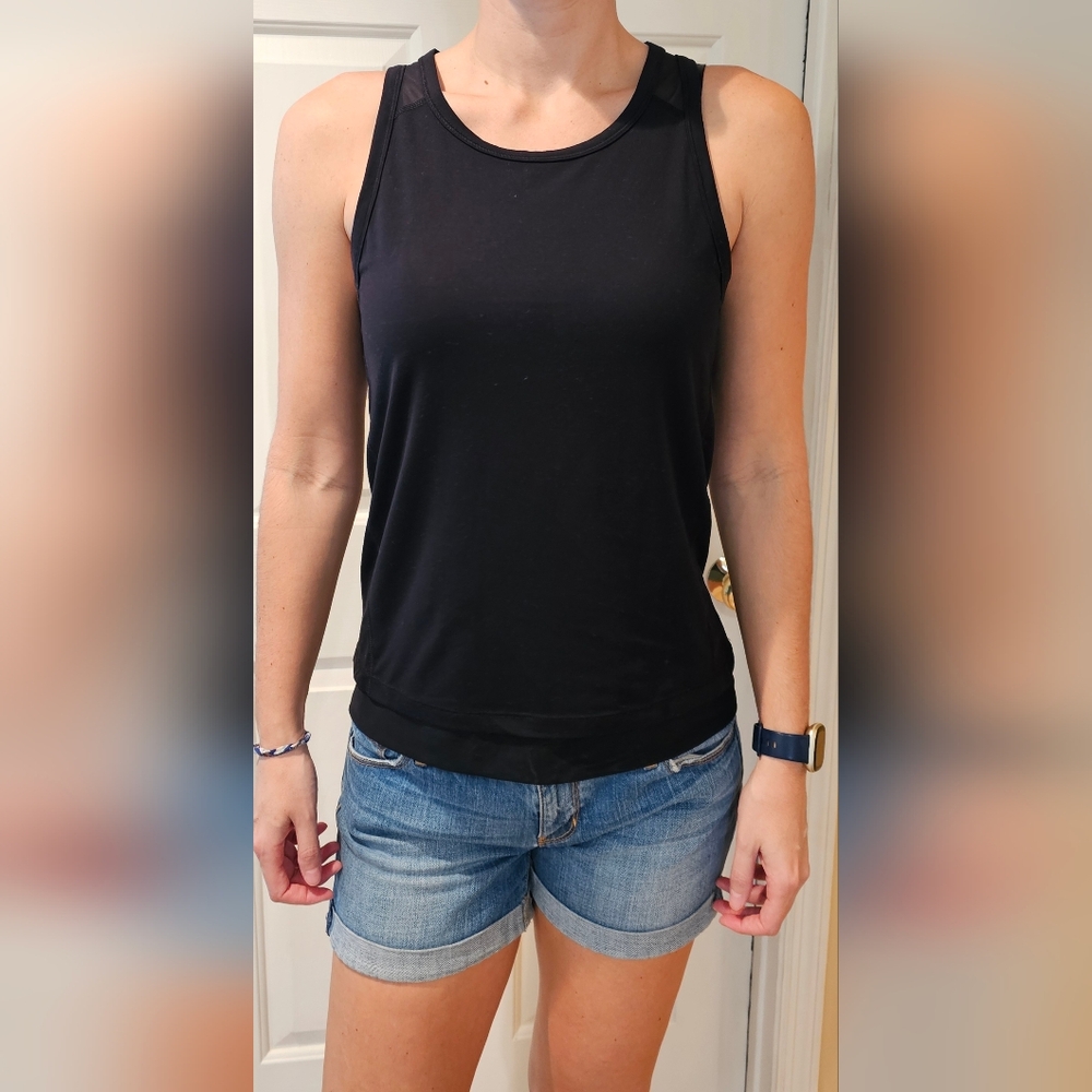 90 Degree workout shirt in Black. Size M